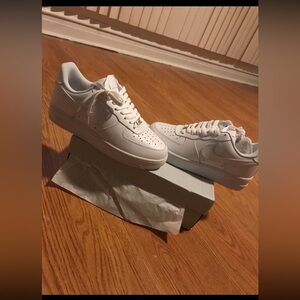 New ) Nike Air Force 1’s White Size 7 men